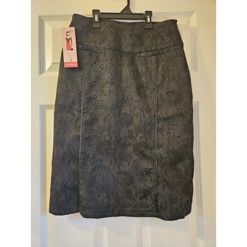 Size Medium Black Pencil Skirt New with Tags Tulle